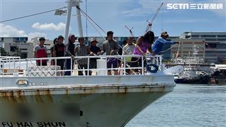 獨／外籍漁工持刀罷工　台船長急靠岸自保