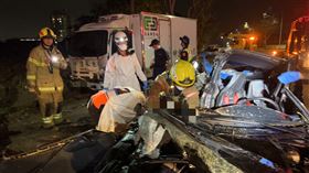 車禍,仁德,自撞路樹,失去生命跡象