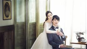 「世紀賤男」周永恒2018年再婚現任老婆陳薇。（圖／翻攝自britniiii_xo IG）