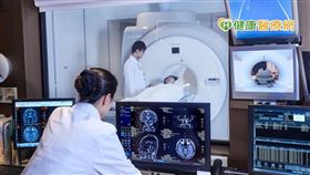 醫師建議藉由定期健檢來檢視自身的健康狀況，早期現早治療，讓未來享有健康又良好的生活品質。