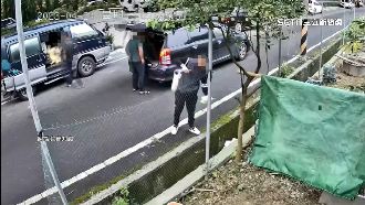 水溝丟垃圾淪「地方日常」　恐阻塞釀淹水