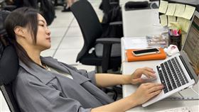 卡在廁所出不來？來一瓶擺脫久坐腸胃煩惱(業配勿用)