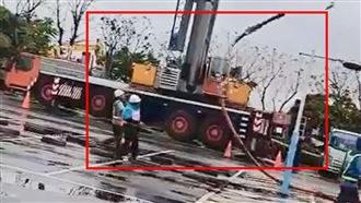 觀音坑溪橋工地再傳意外　工人被鋼纜砸中