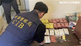 刑事局電偵大隊，毒咖啡包1445包，太平鬧區租套房當倉庫，(圖／翻攝畫面)
