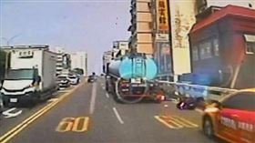 死亡車禍,阿嬤孫子,雙載,中華陸橋,大貨車