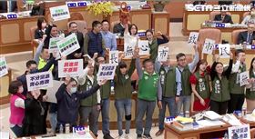 民進黨團抗議侯友宜。