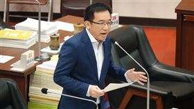陳致中為大林蒲居民發聲　盼遷村案能四不一沒有民進黨高雄市議員陳致中（圖）8日於市議會為大林蒲居民發聲並爭取健康風險評估，希望市長陳其邁扛下市政重擔讓大林蒲遷村案能做到「四不一沒有」。中央社記者王淑芬攝　109年10月8日