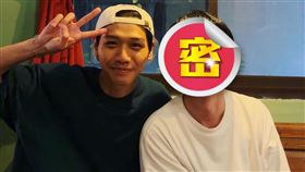 蔡旻佑與許久不見張棟樑（右）兩情歌男神台北同框。（圖／翻攝自蔡旻佑臉書）
