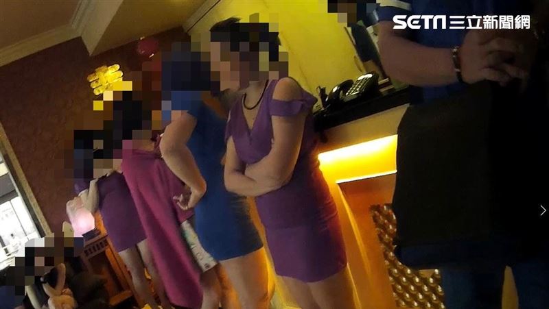 老司機最愛按摩店　網：小姐衣服某航配色