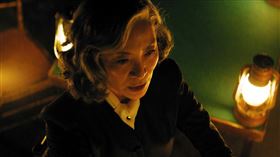 《威尼斯魅影謀殺案》 楊紫瓊 肯尼斯布萊納 （圖／二十世紀影業提供）