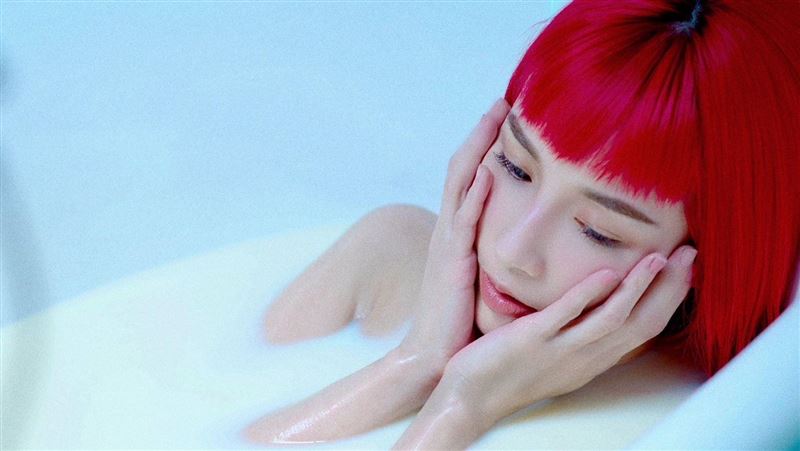 獨／還記得她嗎？女星「全裸」復出破尺度