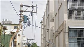 電線桿,台電,高雄,歪腰(翻攝自 Googlemap)