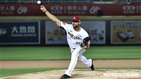▲樂天桃猿洋投雷法。（圖／記者劉彥池攝影）