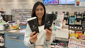 4/28-5/1全盈+PAY限定，Let’ s Café特濃美式買一送一。（圖／超商業者提供）