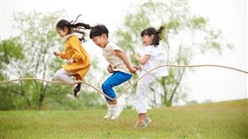 孩子成長之路亮紅燈？觀察生活、掌握生長曲線是關鍵！(業配勿用)