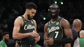 ▲布朗（Jaylen Brown）、泰坦（Jayson Tatum）聯手攻下62分，塞爾提克淘汰老鷹晉級。（圖／美聯社／達志影像）