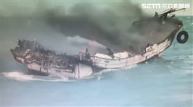 台中海巡，火燒船，苗栗新埔外海，3船員跳海逃生(圖／台中海巡署提供)