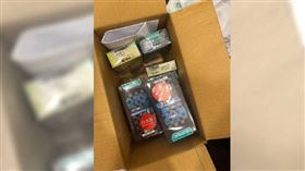 ▲在網購的一大盒保險套被媽媽攔截後，原PO自曝，還好父母沒發現，他還買了一支按摩棒。（圖／翻攝自Dcard）