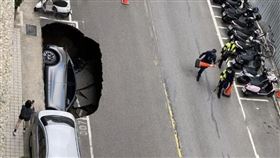 天坑,竹北,特斯拉,（圖／翻攝自爆料公社）