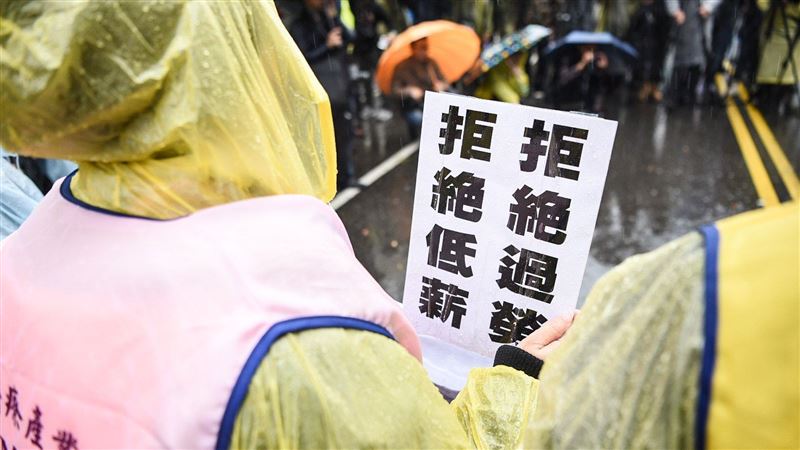 你還在加班嗎？733萬勞工「加班做白工」