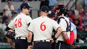 ▲狄格隆（Jacob deGrom）先發3.2局受傷退場。（圖／路透社／達志影像）