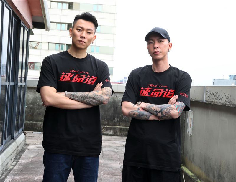 「速命道」導演柯有謙頑童「瘦子」（E.SO）、「小春」（Kenzy）三立新聞網專訪。（記者邱榮吉/攝影）