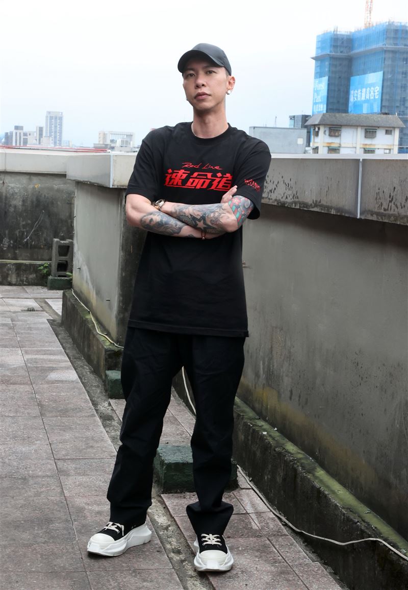 「速命道」導演柯有謙頑童「瘦子」（E.SO）、「小春」（Kenzy）三立新聞網專訪。（記者邱榮吉/攝影）