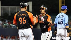 ▲統一獅捕手林岱安敲出安打。（圖／記者劉彥池攝影）