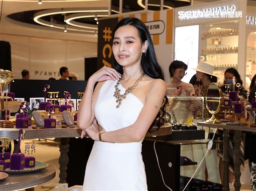 王思佳出席專櫃活動，送愛女上20萬幼幼班二胎計畫曝光。（記者邱榮吉/攝影）