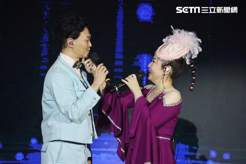 張秀卿、林俊逸「歌之饗宴7 卿親歌聲演唱會」。（記者邱榮吉/攝影）