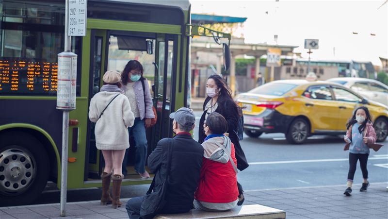 明防疫降階　領藥、口罩規定6大QA一次看