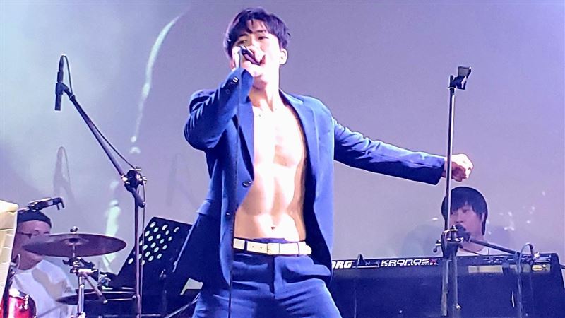 男星陷憂鬱動念退圈　台上淚謝老友陳零九