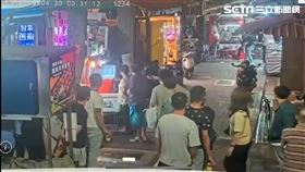 士林夜市牛肉攤被砸。（圖／翻攝畫面）