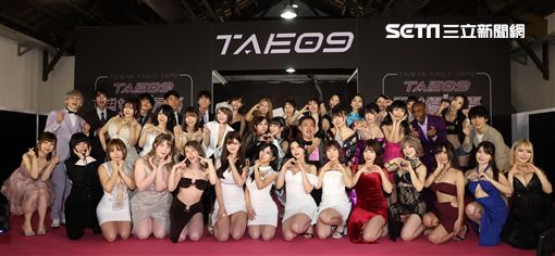 日本當紅人氣AV女優楪可憐、日向真凜、森澤佳奈、榮川乃亞為首及多位首度來台的歐美女優，超過50位成人男、女優到場。參加TAE成人展。（記者邱榮吉/攝影）
