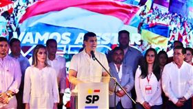 巴拉圭總統大選候選人潘尼亞（Santiago Pena）得票率大幅領先，自行宣布當選。（圖／翻攝自Santiago Pena推特）