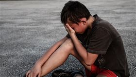 哭泣，霸凌(圖／PIXABAY)