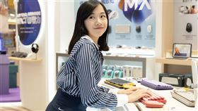 個人協作解決方案「美型時尚系列」多款潮流配色鍵鼠組，提供高顏值又好用的配備妝點辦公桌。（圖／品牌提供）