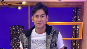 亮哲說曾經在垂降驚遇巨大落石。（圖／衛視中文台提供）