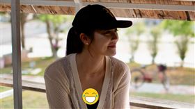 劉方慈騎車累了坐下休息，意外嶄露好身材。（圖／翻攝劉方慈臉書）