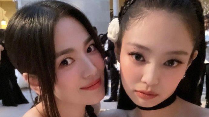 宋慧喬Jennie同框了　高顏值合照震撼全網