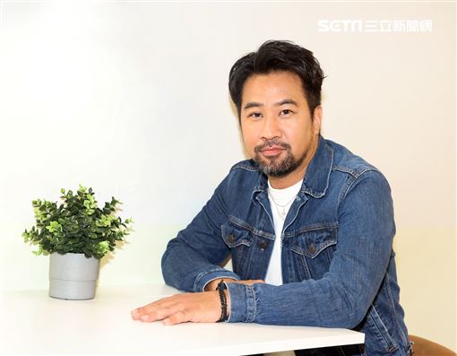 「人選之人 - 造浪者」黃健瑋三立新聞網專訪。（記者邱榮吉/攝影）