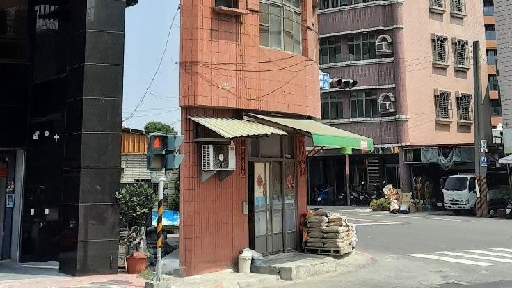 側面只有6塊磚！網見「紙片屋」驚：怎住