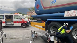 油罐車進站沒看見　花蓮婦被「吃了」慘死