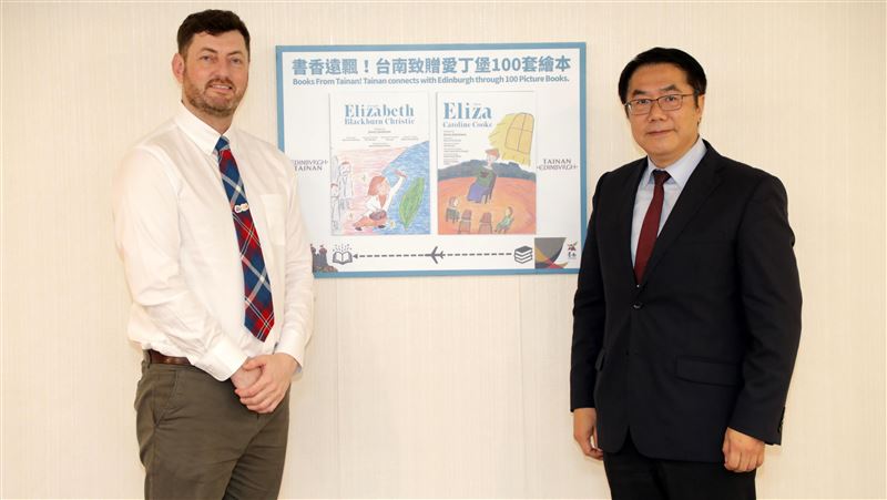 捐贈繪本抵愛丁堡！他：是書香亦是情誼