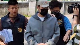 旭仁會會長瘋狗偉被逮，全案依照恐嚇取財、組織罪移送台北地檢署。（圖／楊佩琪攝影）