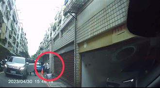 通緝犯掏上膛掌心雷槍要火拼！警猛壓逮人