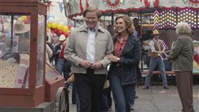 《小鎮主婦的愛與死》伊莉莎白歐森 傑西普萊蒙（圖／CATCHPLAY提供）