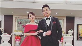 勇兔曬出和江宏恩的婚紗照。（圖／翻攝勇兔臉書）