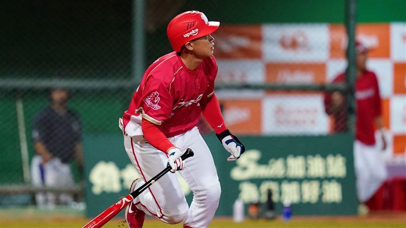 劉基鴻3分彈逆轉　伍鐸寫龍隊史27年紀錄