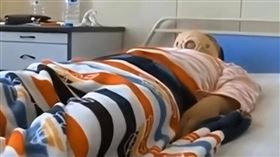 保安「徒手接跳樓女」全身骨折…救人反遭辭退　家屬嗆：女兒有事你負責（圖／CTWANT提供）